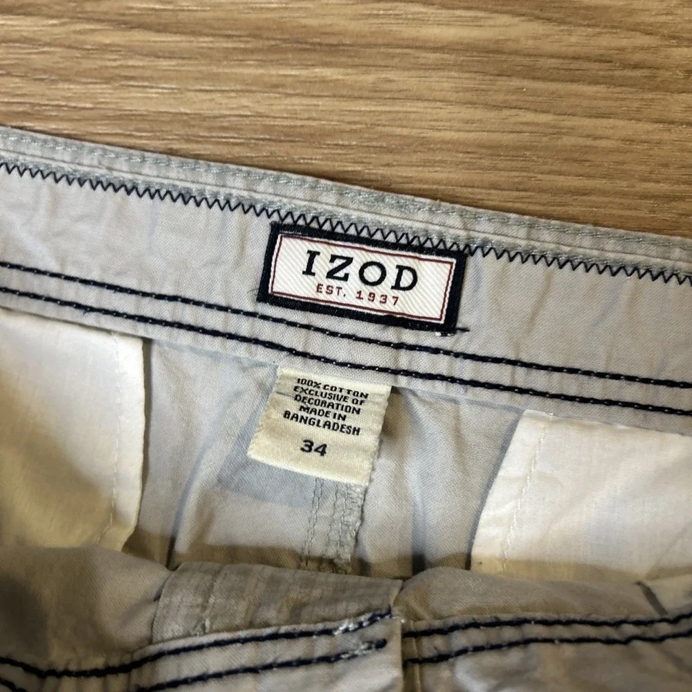 Izod  Men's White And Gray Cargo Shorts Size 34 Made In Bangladesh